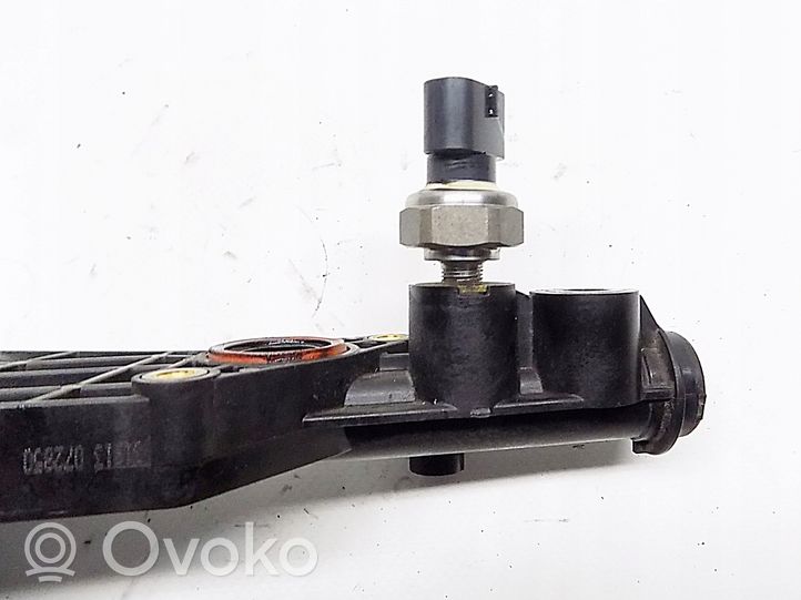 Toyota Avensis T270 Support de filtre à huile 8352060060