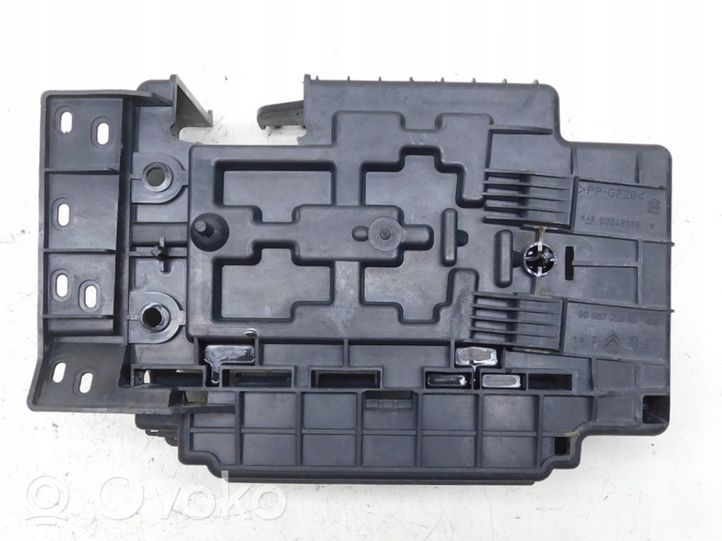 Peugeot 1007 Support boîte de batterie 9656705880