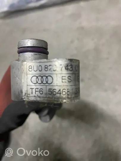 Audi Q3 8U Трубка (трубки)/ шланг (шланги) кондиционера воздуха 8U0820743C