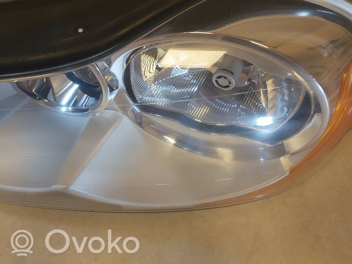 Volvo XC90 Lampa przednia 89008786