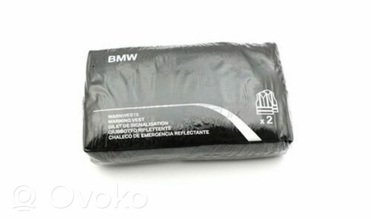 BMW X4M F98 Trójkąt ostrzegawczy 82262288693