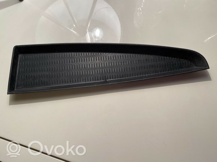 BMW X6 E71 Kosnsolės stalčiuko/lentinėlės paklotėlis 51416987896