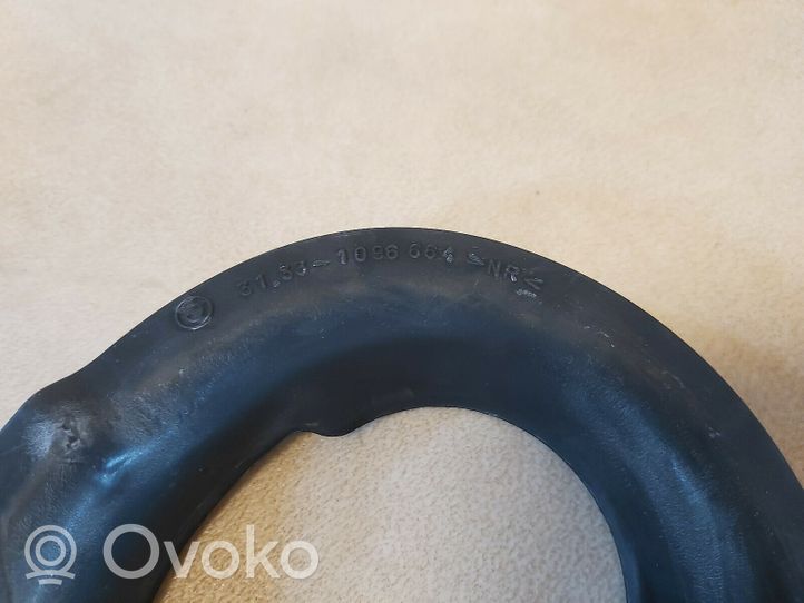 BMW 3 E46 Front coil spring rubber mount 31331096664