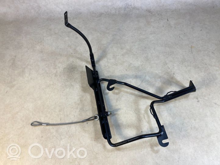 Mercedes-Benz G W461 463 Support, tuyau de refroidissement intermédiaire A4638300314