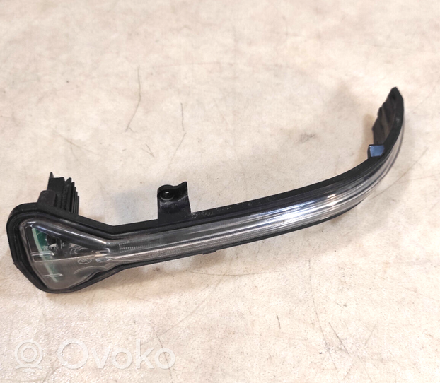 BMW 6 G32 Gran Turismo Peilin suuntavilkku 51167414649