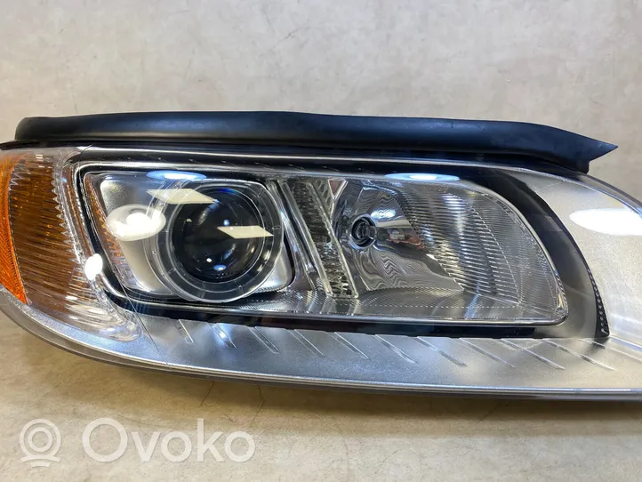 Volvo XC70 Phare frontale 31383541