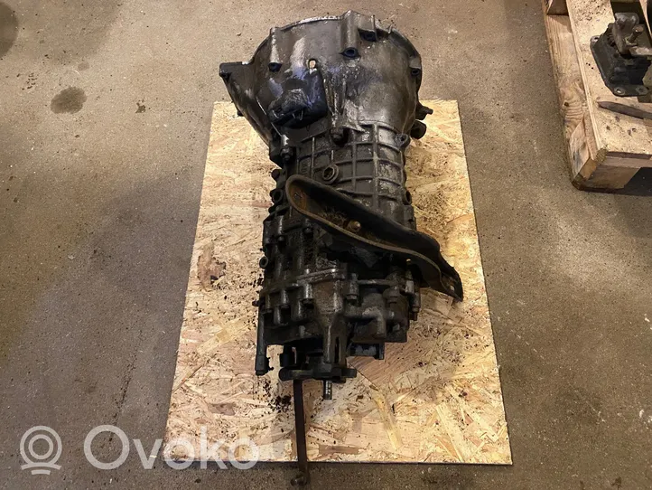 BMW 7 E23 Mechaninė 5 pavarų dėžė 23001220587