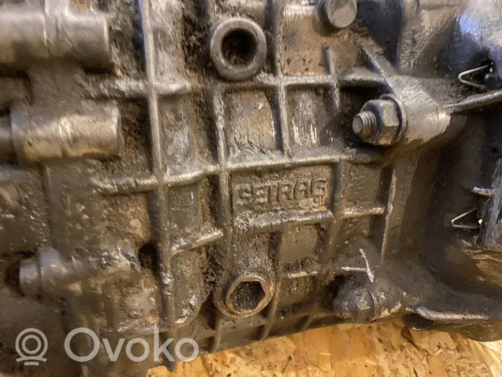 BMW 7 E23 Mechaninė 5 pavarų dėžė 23001220587