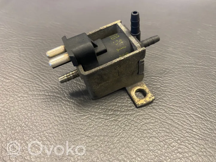 Mercedes-Benz G W461 463 Solenoīda vārsts A0015408697