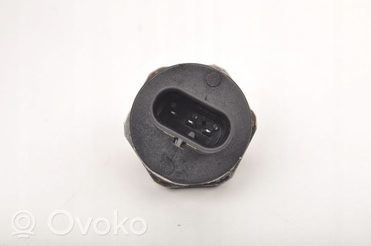 BMW 2 F44 Sensor de presión de combustible 0261547002