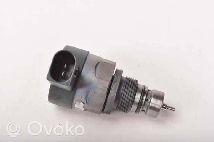 BMW 1 F40 Sensore di pressione del carburante 0281006886