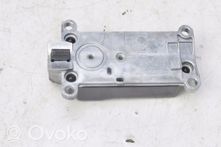 BMW 1 F40 Blokada kolumny kierownicy 6899320