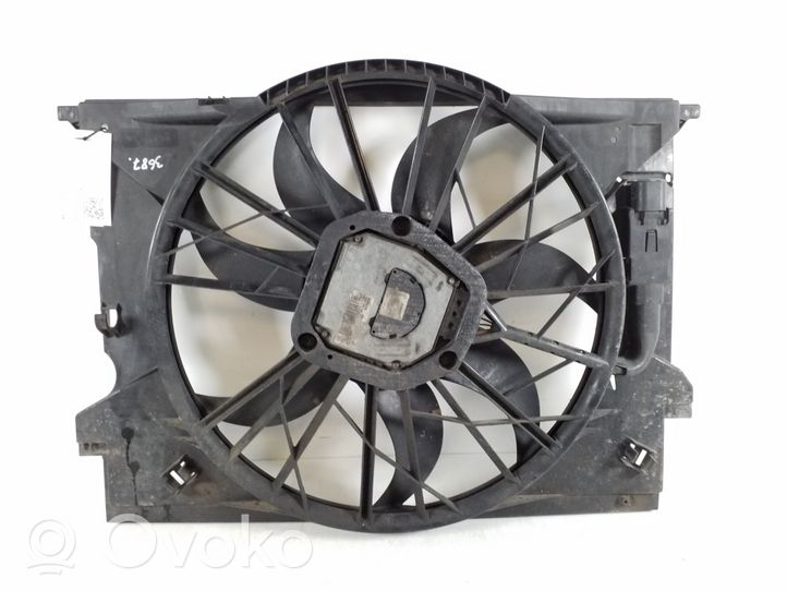 Mercedes-Benz CLS C219 Kale ventilateur de radiateur refroidissement moteur A2115001693