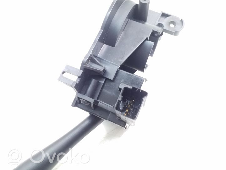 Chrysler Town & Country IV Leva/interruttore dell’indicatore di direzione e tergicristallo 4685711AA