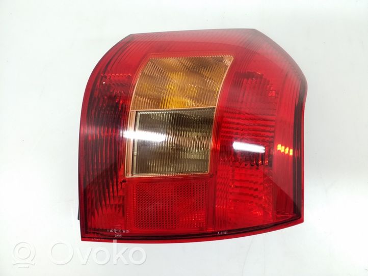 Toyota Corolla E120 E130 Lampa tylna 8155102150