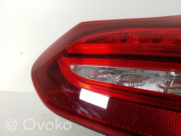 Mercedes-Benz C W205 Lampy tylnej klapy bagażnika A2059066000