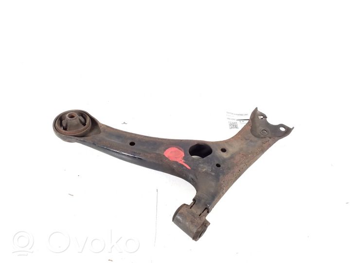 Toyota Corolla E120 E130 Braccio di controllo sospensione anteriore inferiore/braccio oscillante 48068-02080