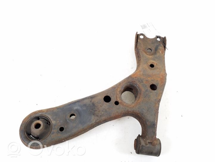 Toyota Avensis T270 Front lower control arm/wishbone 48068-05080