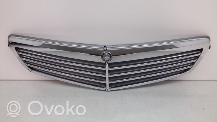 Mercedes-Benz C W204 Atrapa chłodnicy / Grill A2048800323