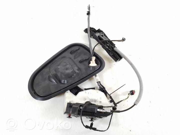 Volkswagen Jetta VI Front door lock 5K1837016E