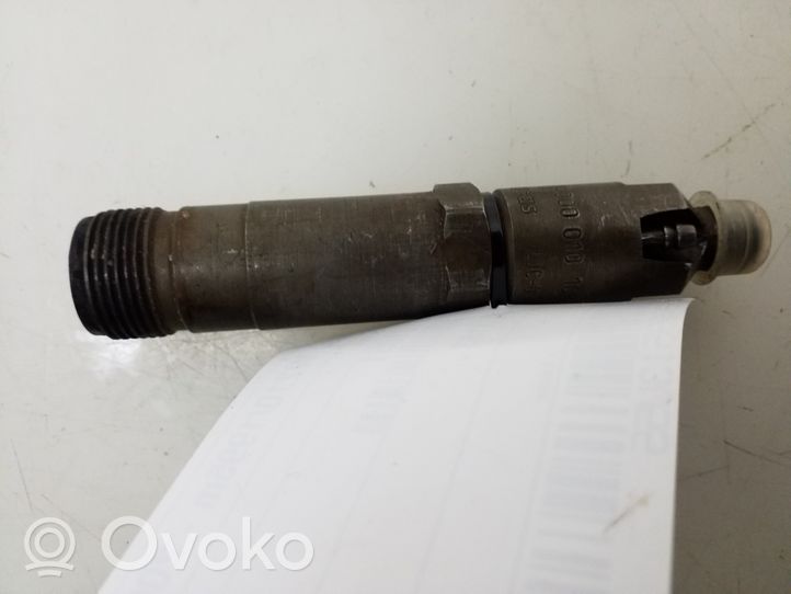 Mercedes-Benz E W210 Injecteur de carburant A0000101051