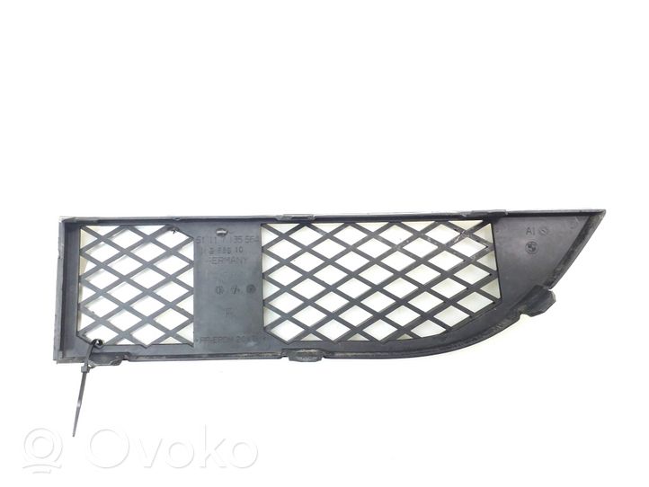 BMW 7 E65 E66 Grille inférieure de pare-chocs avant 51117135564