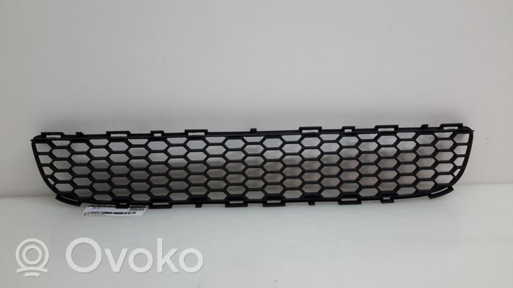 Toyota Corolla Verso AR10 Grille inférieure de pare-chocs avant 531120F010