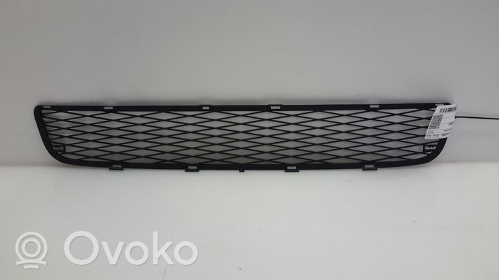 Toyota Yaris Kratka dolna zderzaka przedniego 531120D050