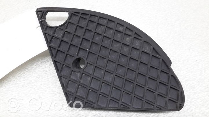 Mercedes-Benz CLK A208 C208 Grille inférieure de pare-chocs avant A2088850523