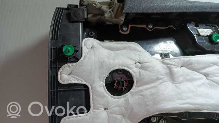 KIA Sorento Etuoven verhoilu 