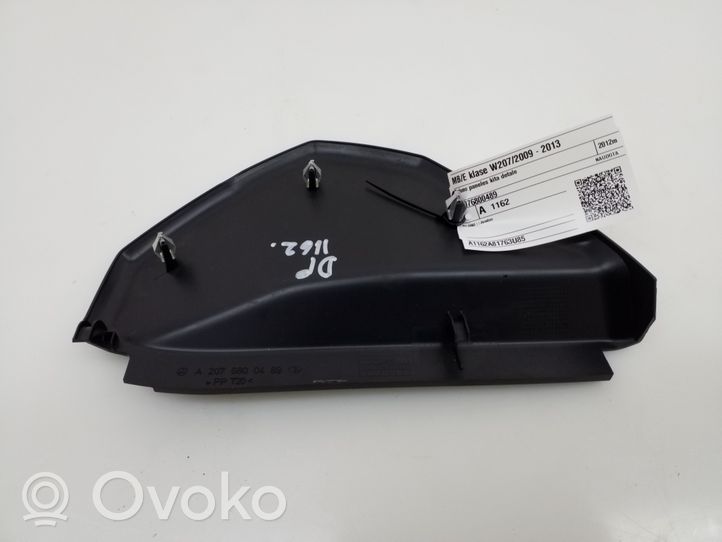 Mercedes-Benz E C207 W207 Kita panelės detalė A2076800489