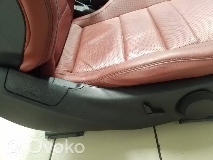 Mercedes-Benz E C207 W207 Set interni 