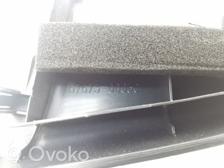 Toyota Yaris Kita galinių durų apdailos detalė 676730D030