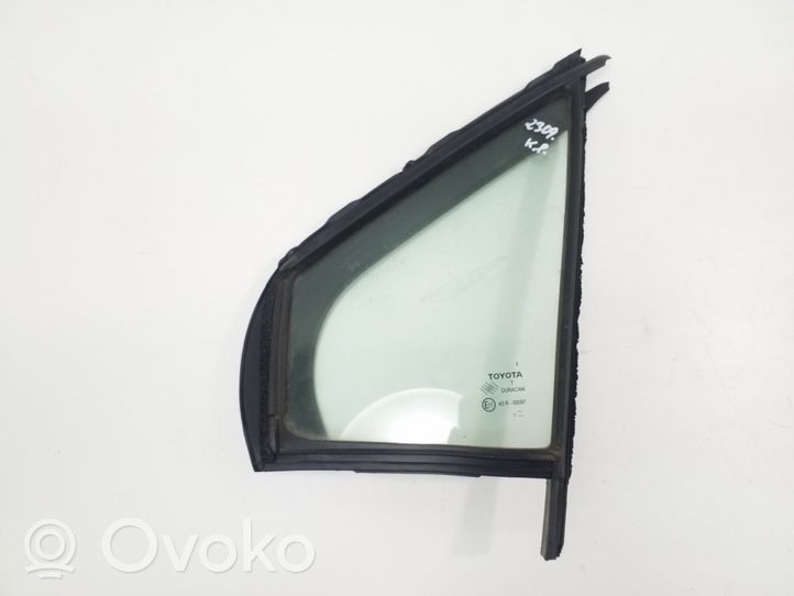 Toyota Yaris Mažasis "A" priekinių durų stiklas (keturdurio) 681260D020