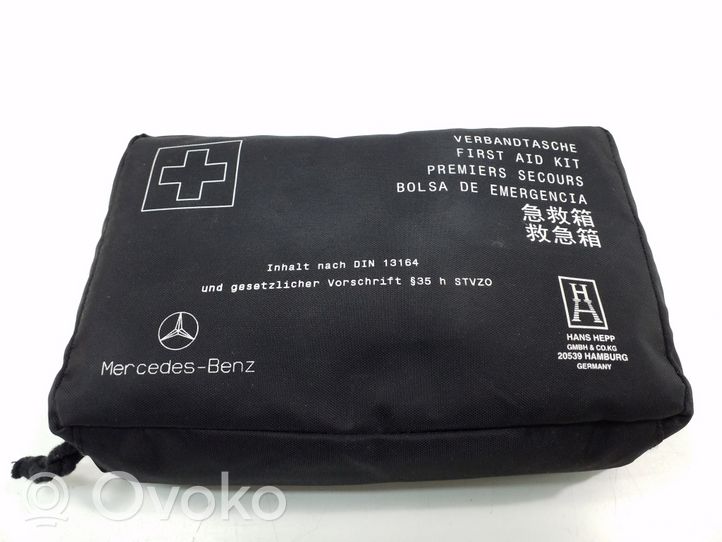 Mercedes-Benz C W204 Ensiapupakkaus A1698600150