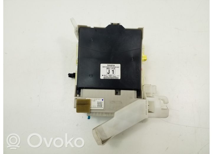 Toyota Prius (XW30) Sulakemoduuli 8273047450