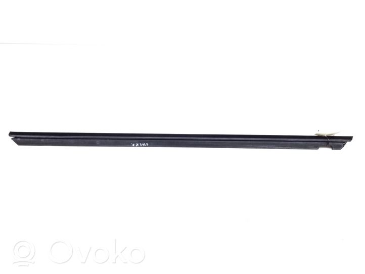 Mercedes-Benz C W204 Moulure/baguette de porte avant A2047252565