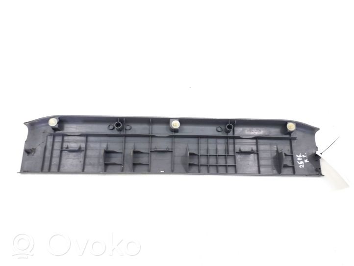 Toyota Hilux (AN10, AN20, AN30) Etuoven kynnyksen suojalista 649140K020