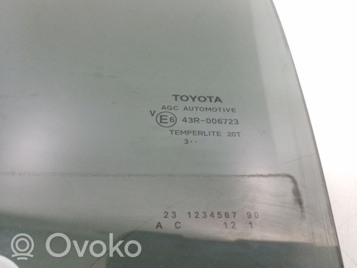 Toyota Auris E180 Szyba drzwi tylnych 6810402350