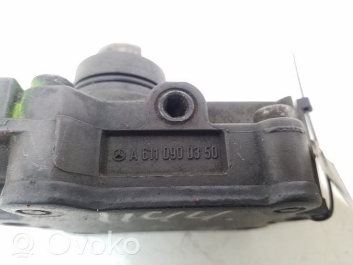 Mercedes-Benz Vaneo W414 Polttoaineen ruiskutuksen suurpainepumppu A6110900350