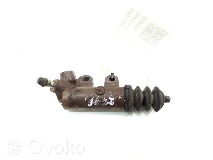 Toyota RAV 4 (XA40) Cilindro secondario della frizione 3147012190