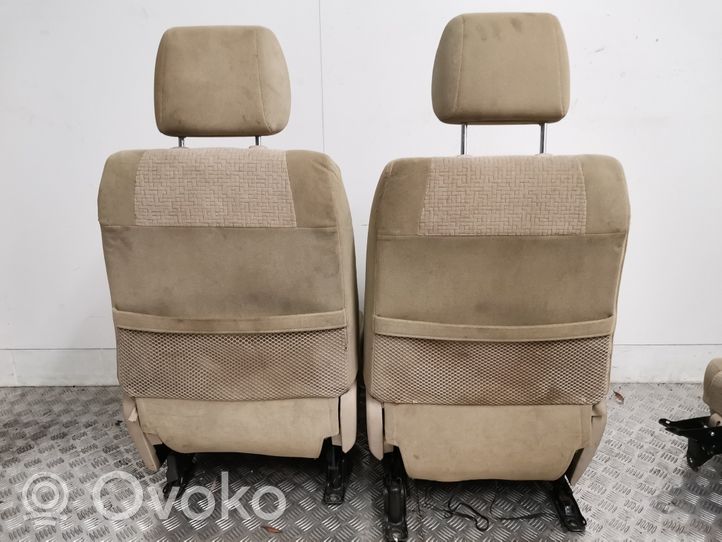 Toyota Land Cruiser (J120) Set interni 