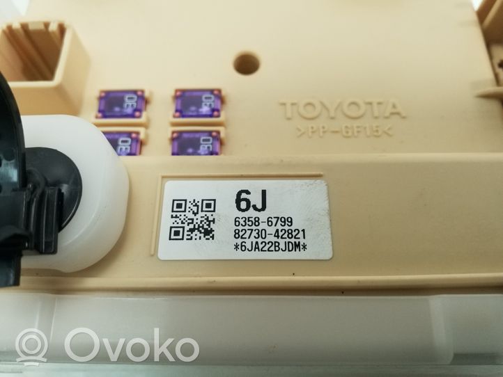 Toyota RAV 4 (XA40) Sicherungskasten 8273042821