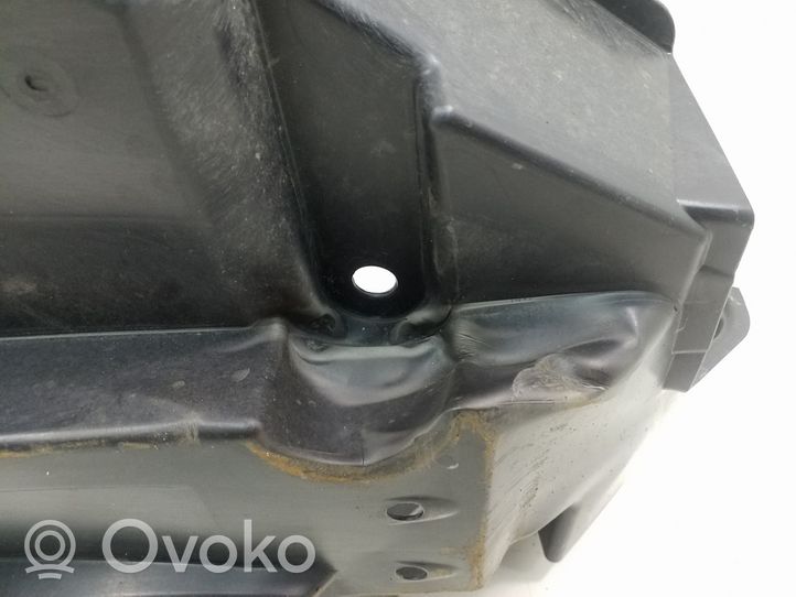 Toyota RAV 4 (XA40) Alustakaukalon verhoilu 5816542021