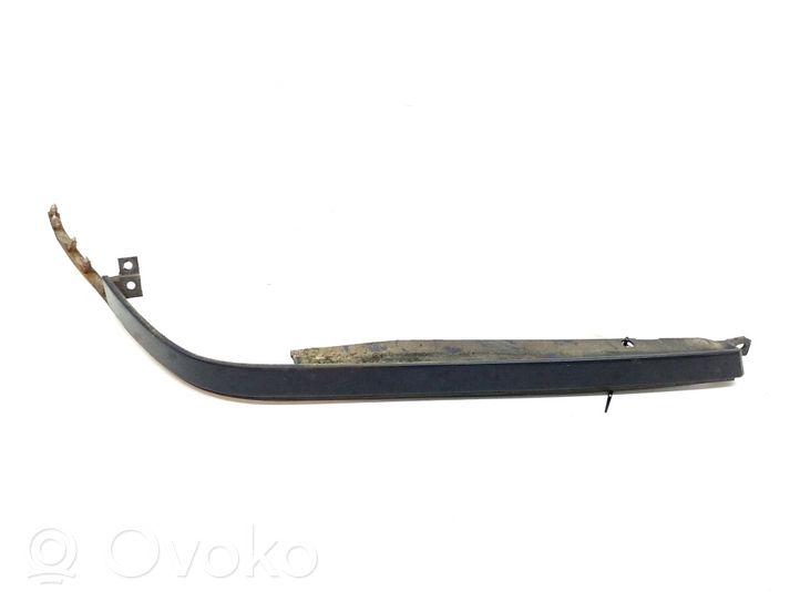 Mercedes-Benz C W202 Rivestimento sotto il faro/fanale A2028260277