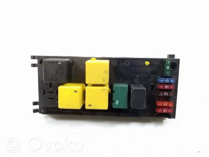 Mercedes-Benz E W210 Module de fusibles A0225455332