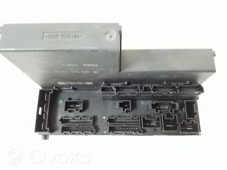 Mercedes-Benz E W210 Module de fusibles A0225455332