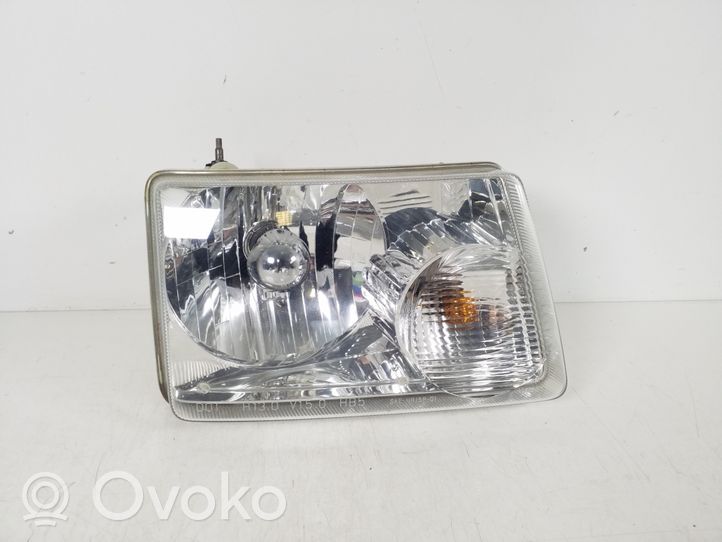 Ford Ranger Lampa przednia 5L5413005A