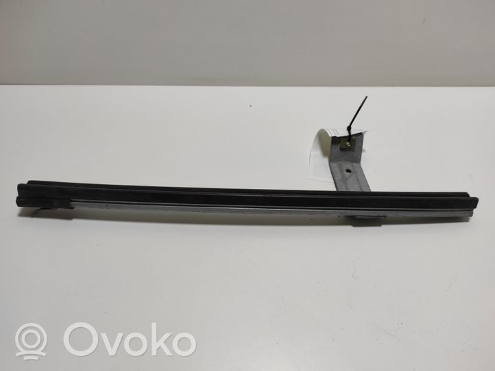 Ford Ranger Oven lasin kisko 8L5Z10222A00A