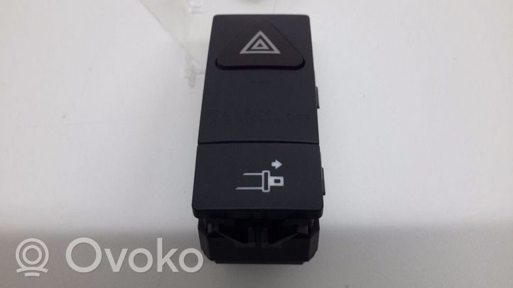 Mercedes-Benz E C207 W207 Botón interruptor de luz de peligro A2079053700